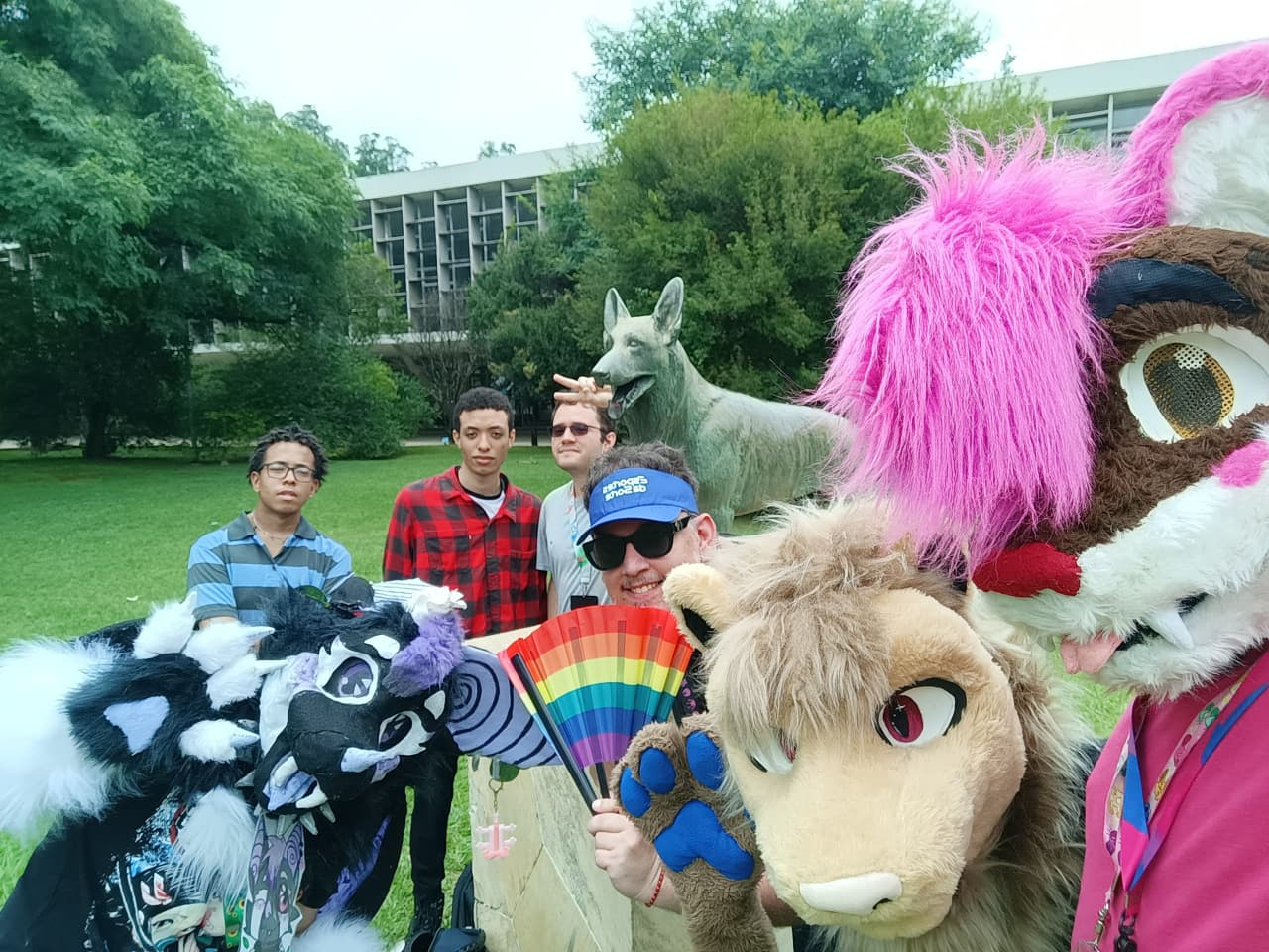 FurrLike-U no Ibirapuera - selfie com fursuits